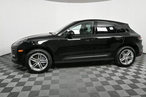 2025 Porsche Macan Base