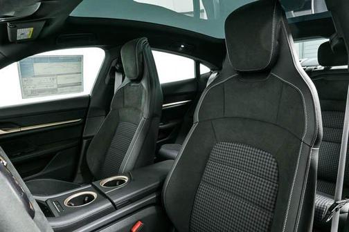 2025 Porsche Taycan 4S