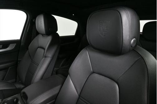 2025 Porsche Cayenne AWD