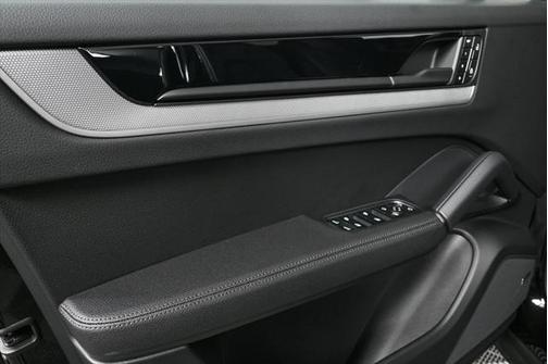 2025 Porsche Cayenne AWD