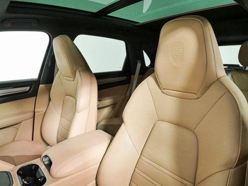Moonlight Blue Metallic 2023 Porsche Cayenne Cayenne