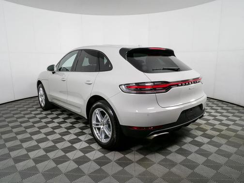 Chalk 2021 Porsche Macan Macan