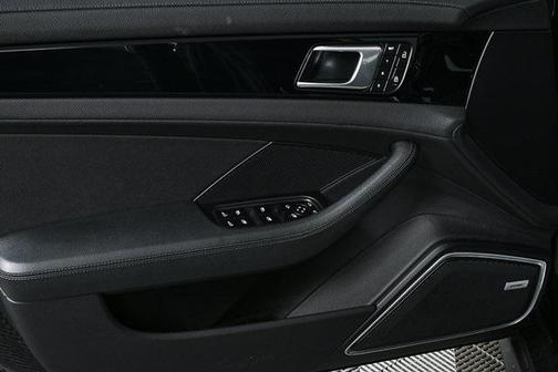 2022 Porsche Panamera Platinum Edition