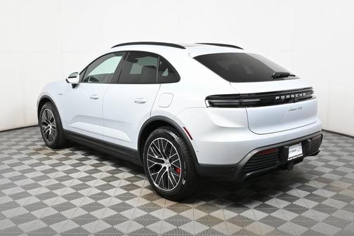 2025 Porsche Macan 4S