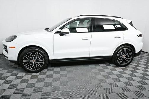 2025 Porsche Cayenne AWD