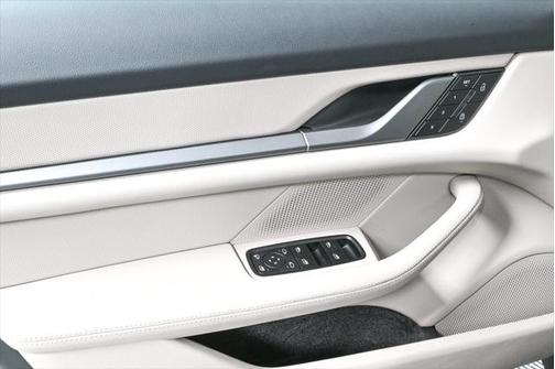 2025 Porsche Taycan 4