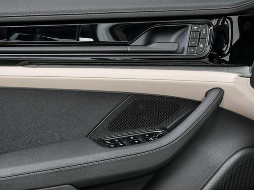 2026 Porsche Panamera 4