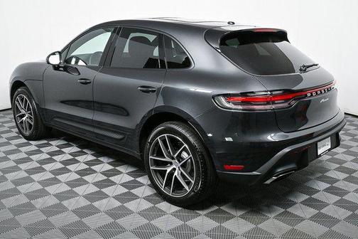 2025 Porsche Macan AWD
