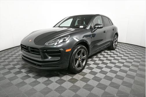 2025 Porsche Macan Base