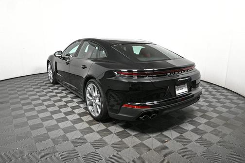 2026 Porsche Panamera 4