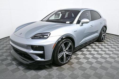 2025 Porsche Macan Turbo