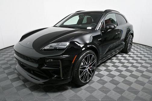 2025 Porsche Macan Turbo