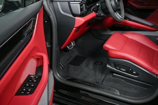 2025 Porsche Macan Turbo