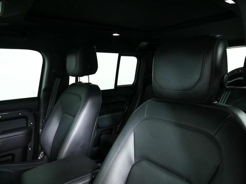 2023 Land Rover Defender 110 V8