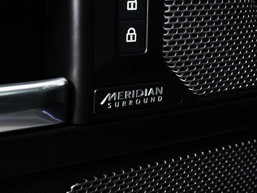 2023 Land Rover Defender 110 V8