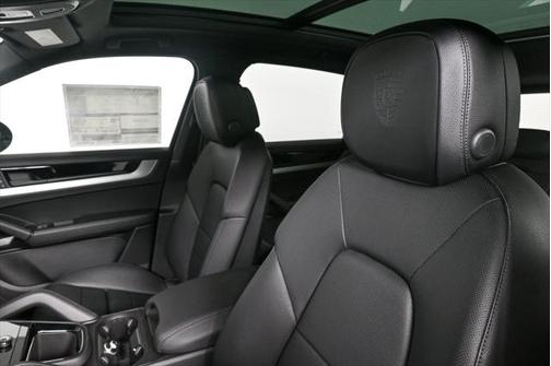 2025 Porsche Cayenne AWD