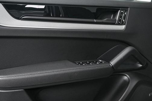 2025 Porsche Cayenne AWD