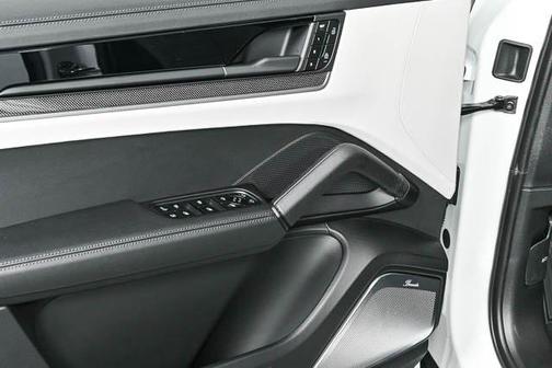 2025 Porsche Cayenne E-Hybrid S