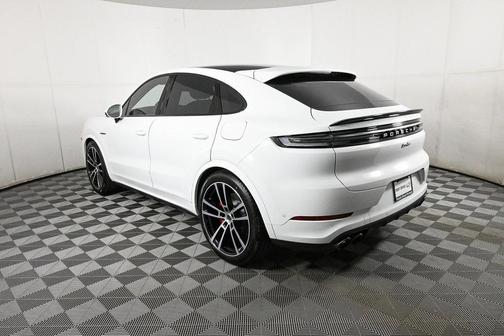 2025 Porsche Cayenne Turbo
