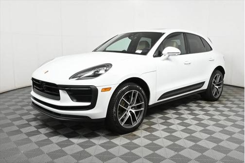 2025 Porsche Macan Base