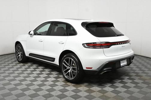 2025 Porsche Macan AWD