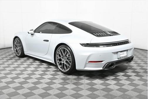 2025 Porsche 911 Carrera
