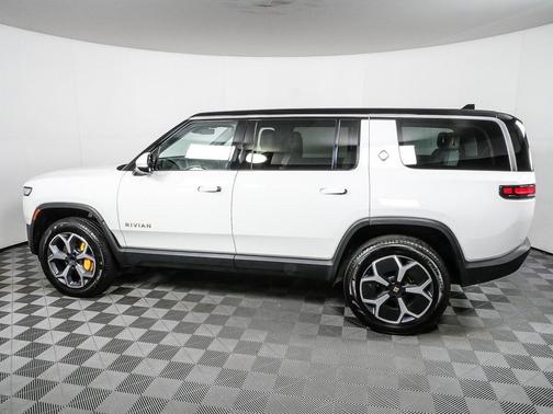 2024 Rivian R1S Adventure Quad Motor Large Pack