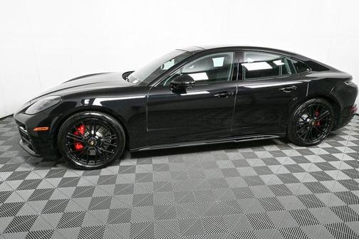2026 Porsche Panamera GTS