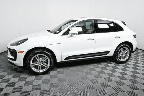 2025 Porsche Macan Base