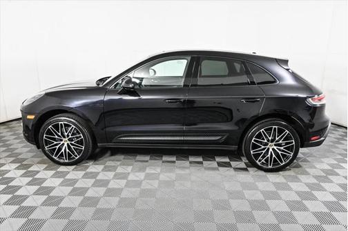 2025 Porsche Macan Base
