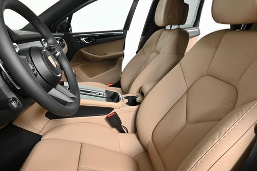 2025 Porsche Macan AWD