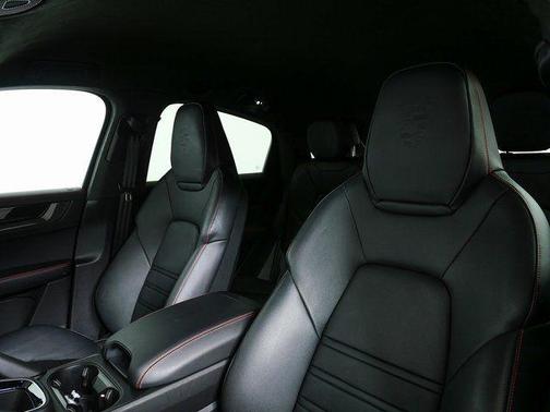 2025 Porsche Cayenne Turbo GT