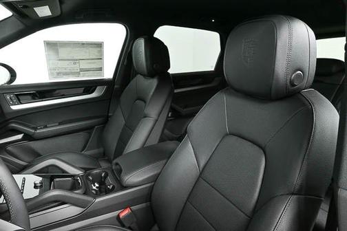 2025 Porsche Cayenne AWD