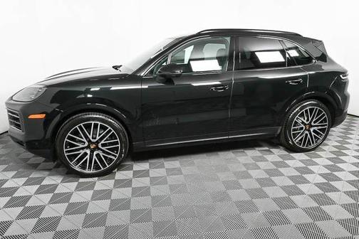 2025 Porsche Cayenne AWD