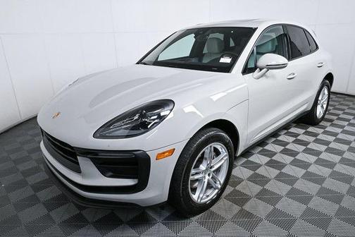 2022 Porsche Macan AWD