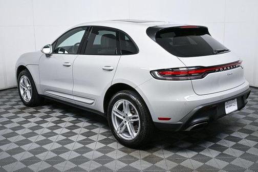 2022 Porsche Macan AWD