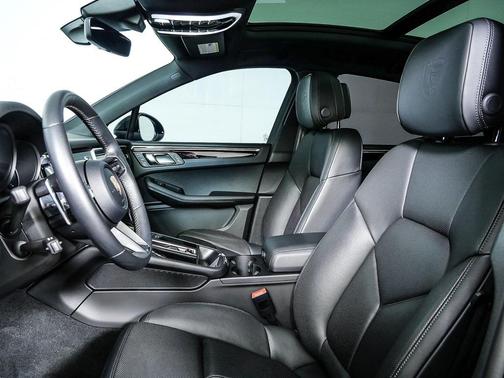 2024 Porsche Macan AWD