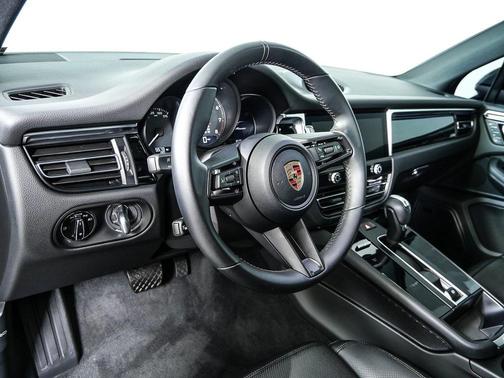 2024 Porsche Macan AWD