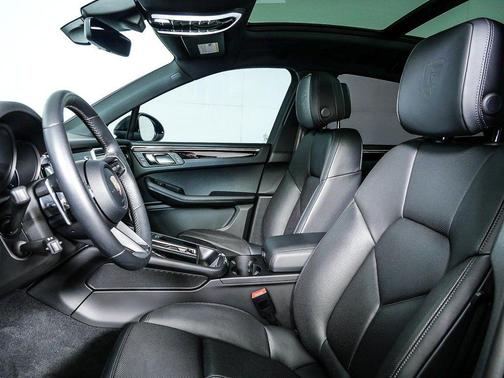 2024 Porsche Macan AWD