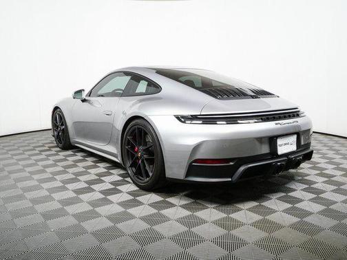 2025 Porsche 911 Carrera GTS