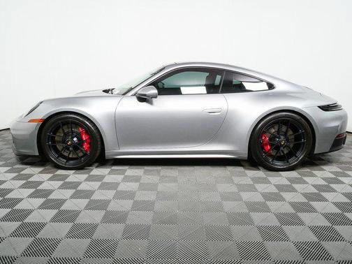 2025 Porsche 911 Carrera GTS