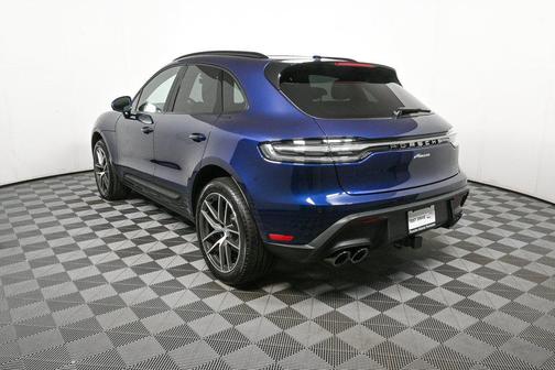 2025 Porsche Macan AWD