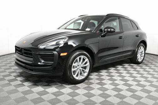 2025 Porsche Macan AWD