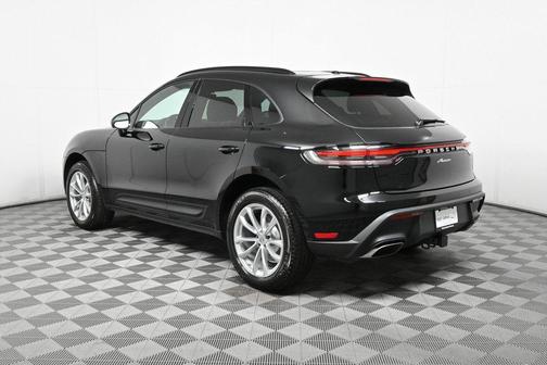 2025 Porsche Macan AWD