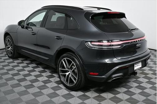 2025 Porsche Macan Base