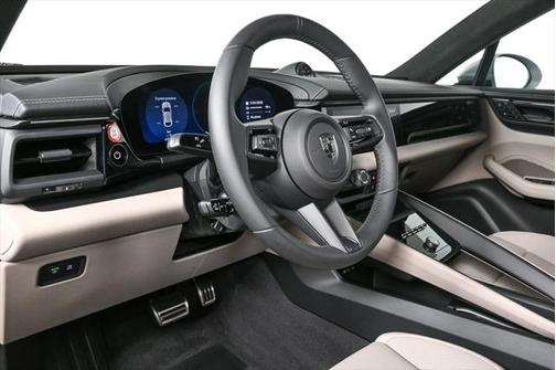2025 Porsche Macan Turbo