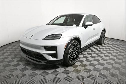 2025 Porsche Macan Turbo