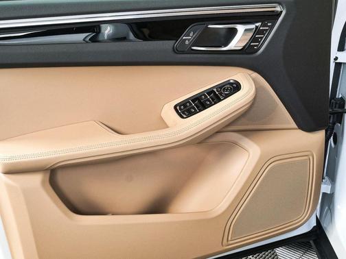 Carrara White Metallic 2026 Porsche Macan T