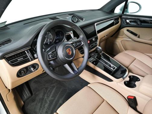 Carrara White Metallic 2026 Porsche Macan T