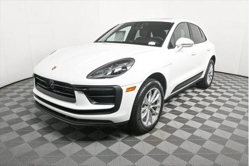 2025 Porsche Macan Base